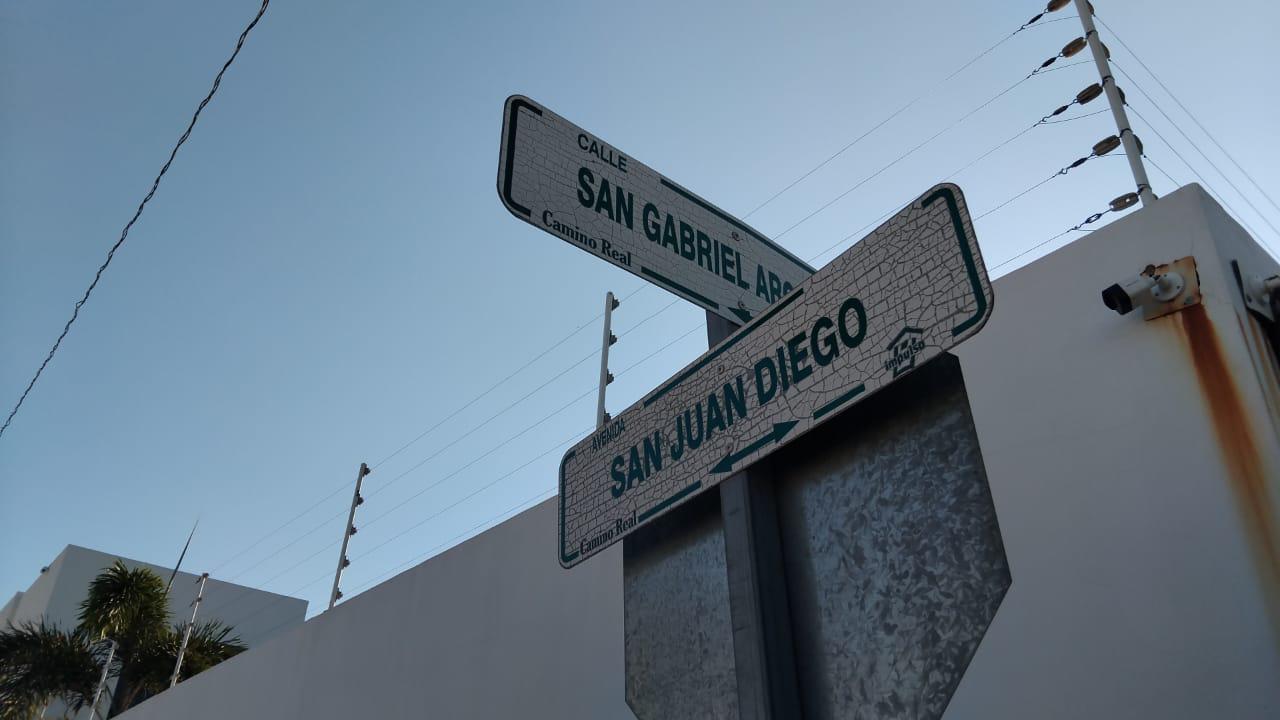 $!Persiguen y asesinan a joven motociclista en Camino Real, en Culiacán; quedó tirado en la calle