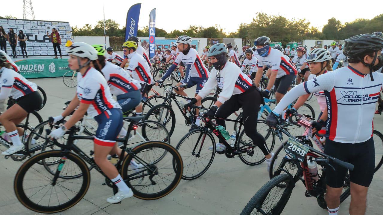 $!Multitudinaria participación en la edición 11 del Ciclotour Mazatlán