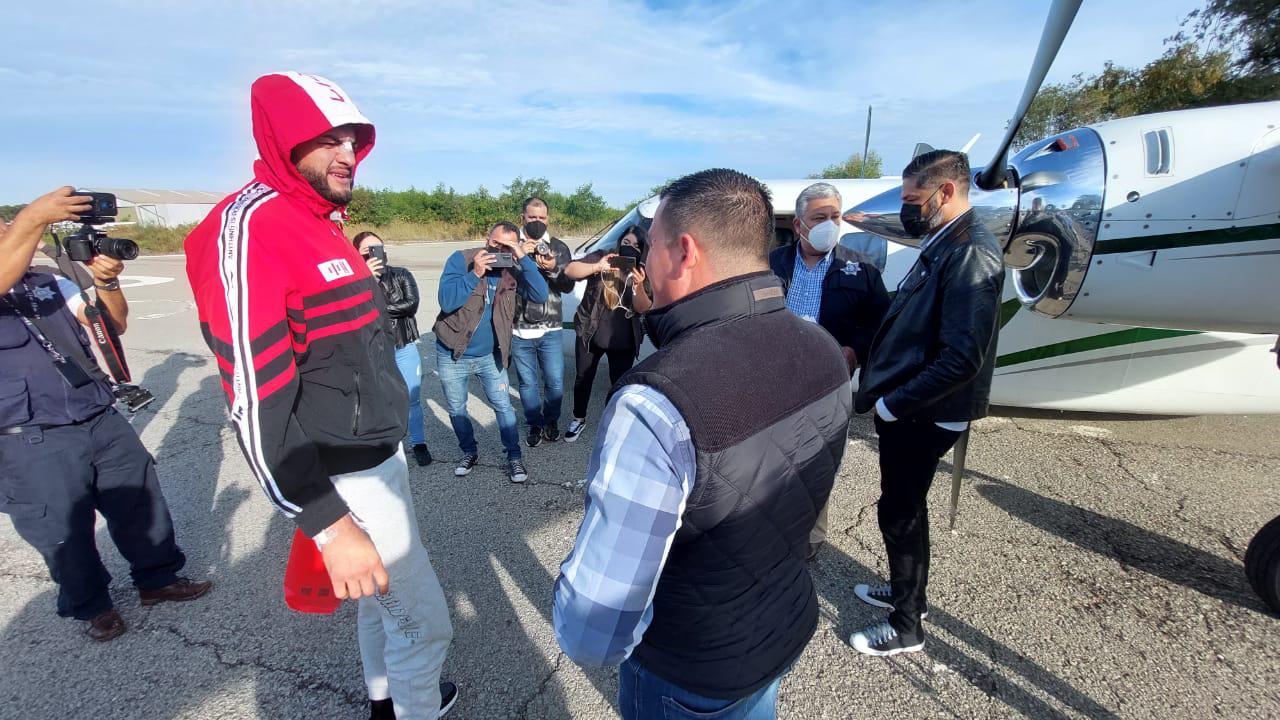 $!Alexis Cervantes llega a Guasave en vuelo directo desde Morelia