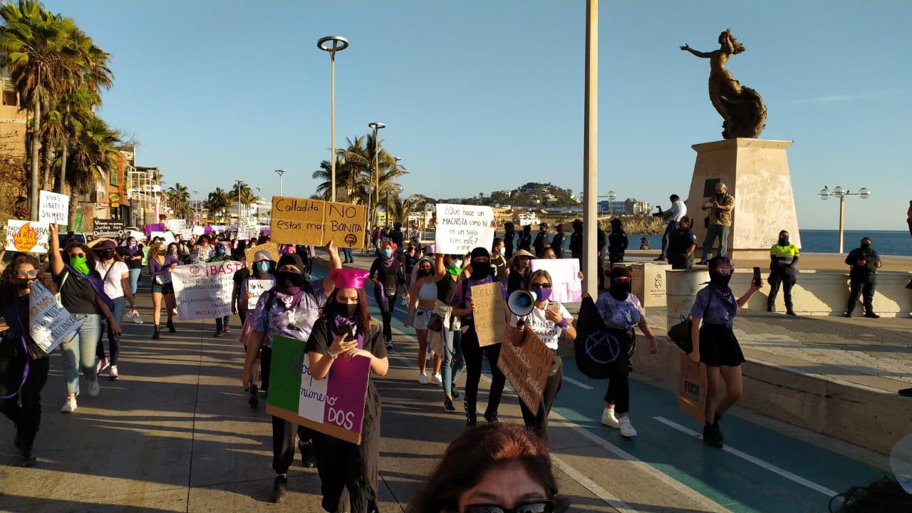 $!Inicia marcha por el Día Internacional de la Mujer en Mazatlán