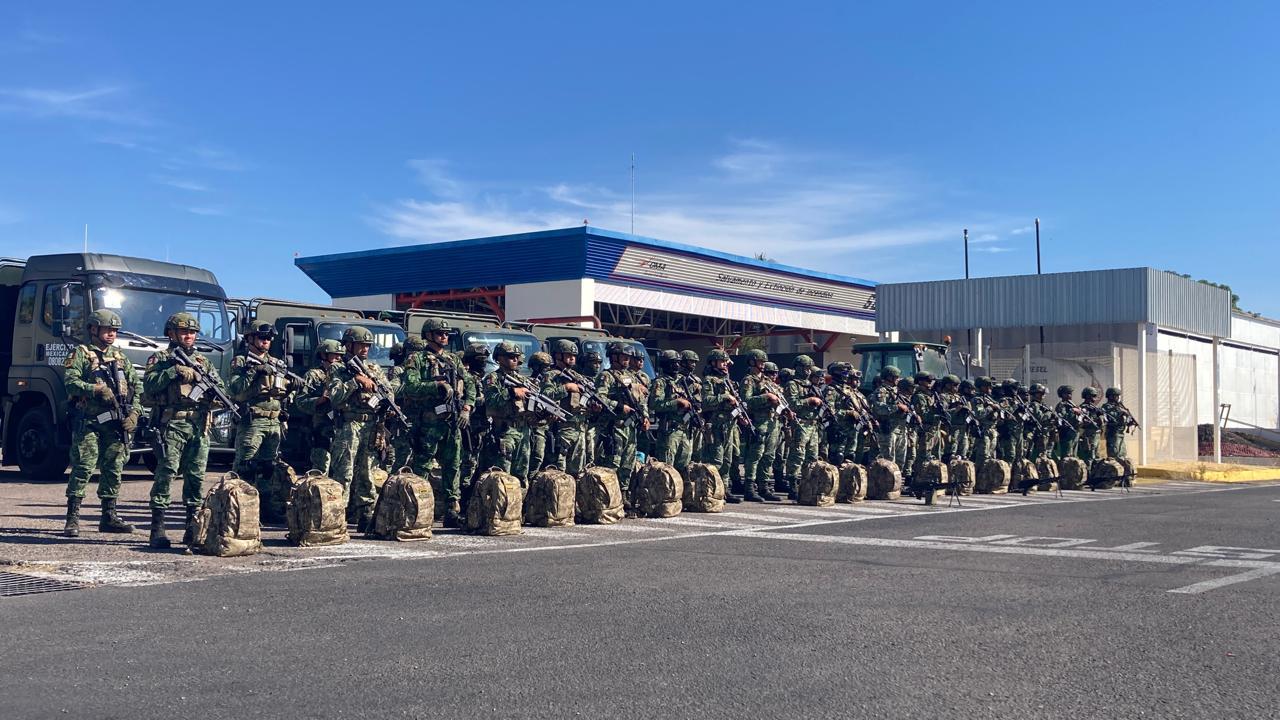 $!Arriban a Mazatlán 60 elementos de las Fuerzas Especiales del Ejército