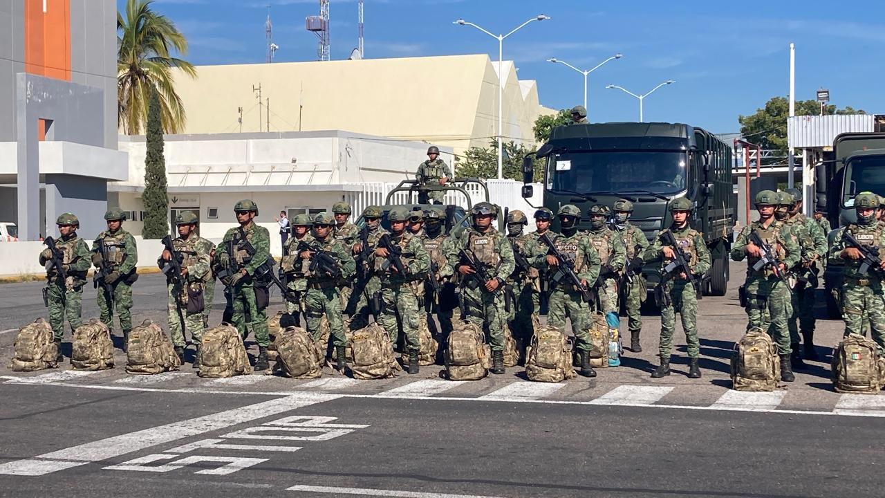 $!Arriban a Mazatlán 60 elementos de las Fuerzas Especiales del Ejército