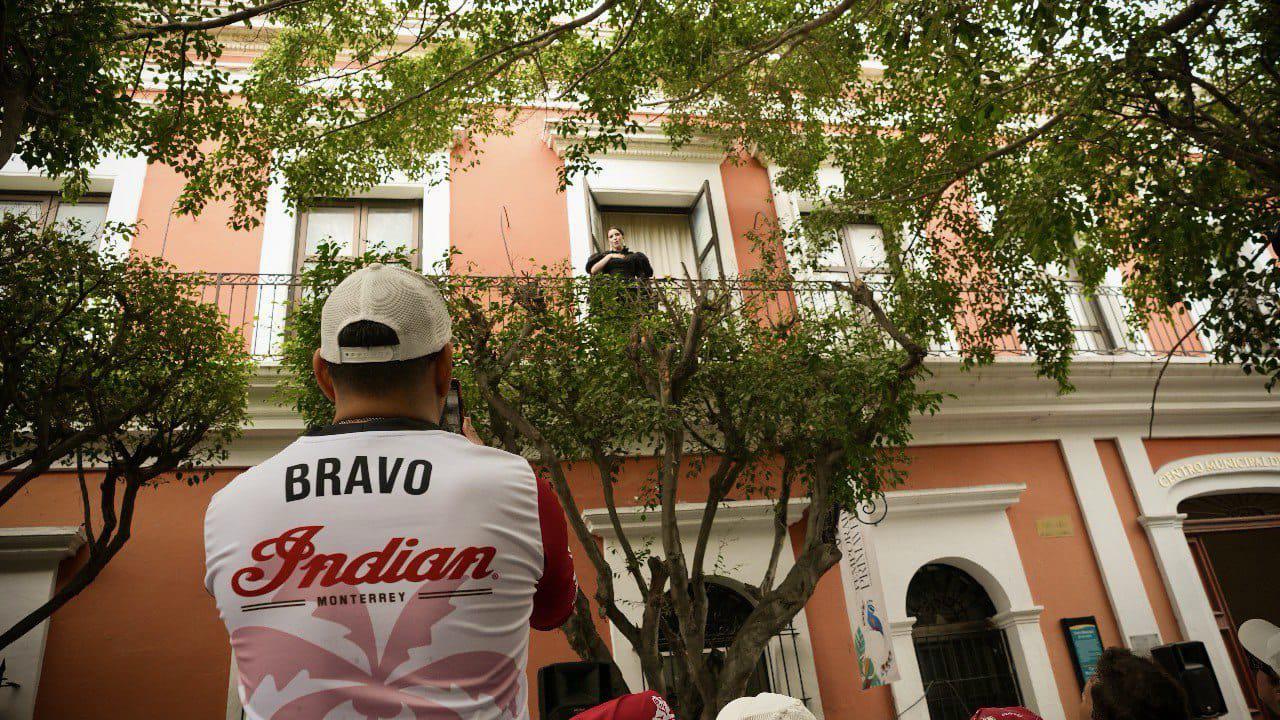 $!Sorprenden alumnos del Centro Municipal de las Artes a asistentes de Rodada de Indian Motorcycle