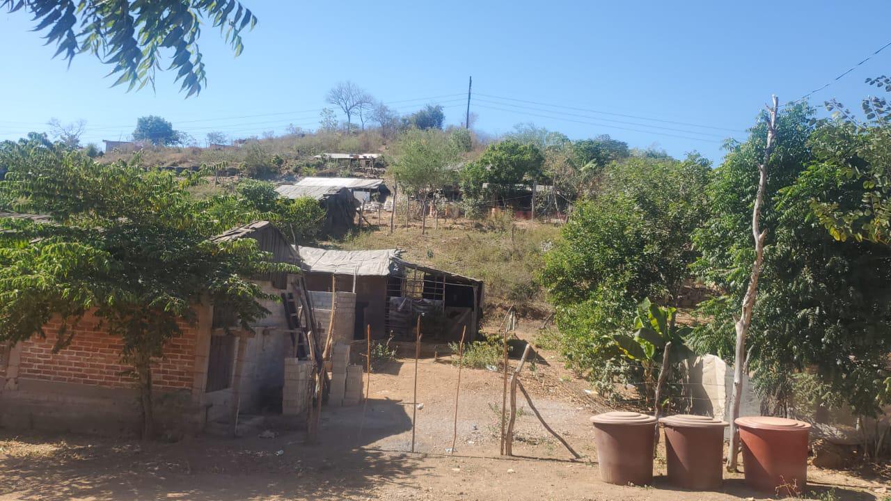 $!Denuncian en invasión de Chilillos, en Rosario, que no tienen agua desde hace un mes