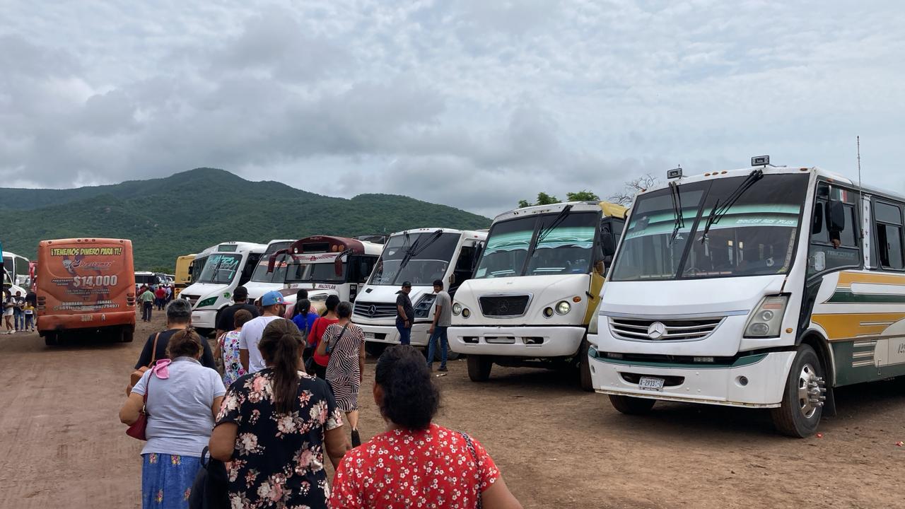 $!Esperan al Presidente López Obrador y a Claudia Sheinbaum en El Matadero, El Rosario