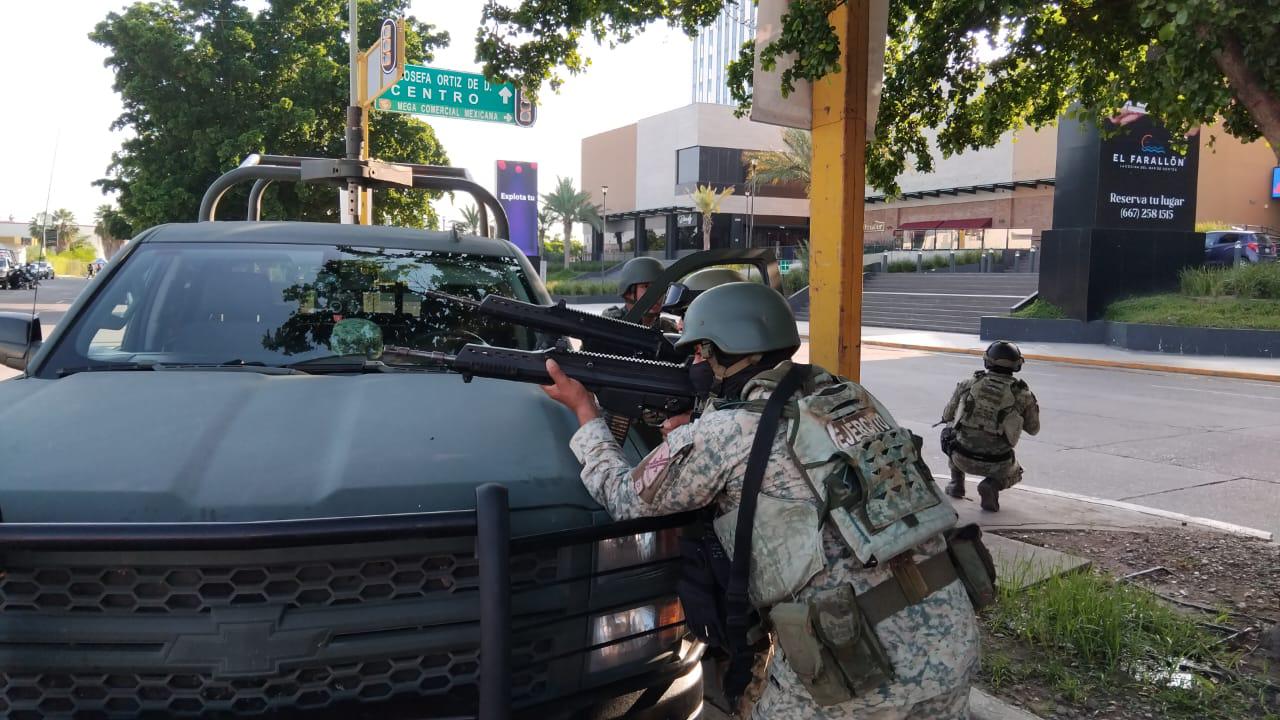 $!Balacera en sector Tres Ríos provoca evacuación en complejo departamental, en Culiacán