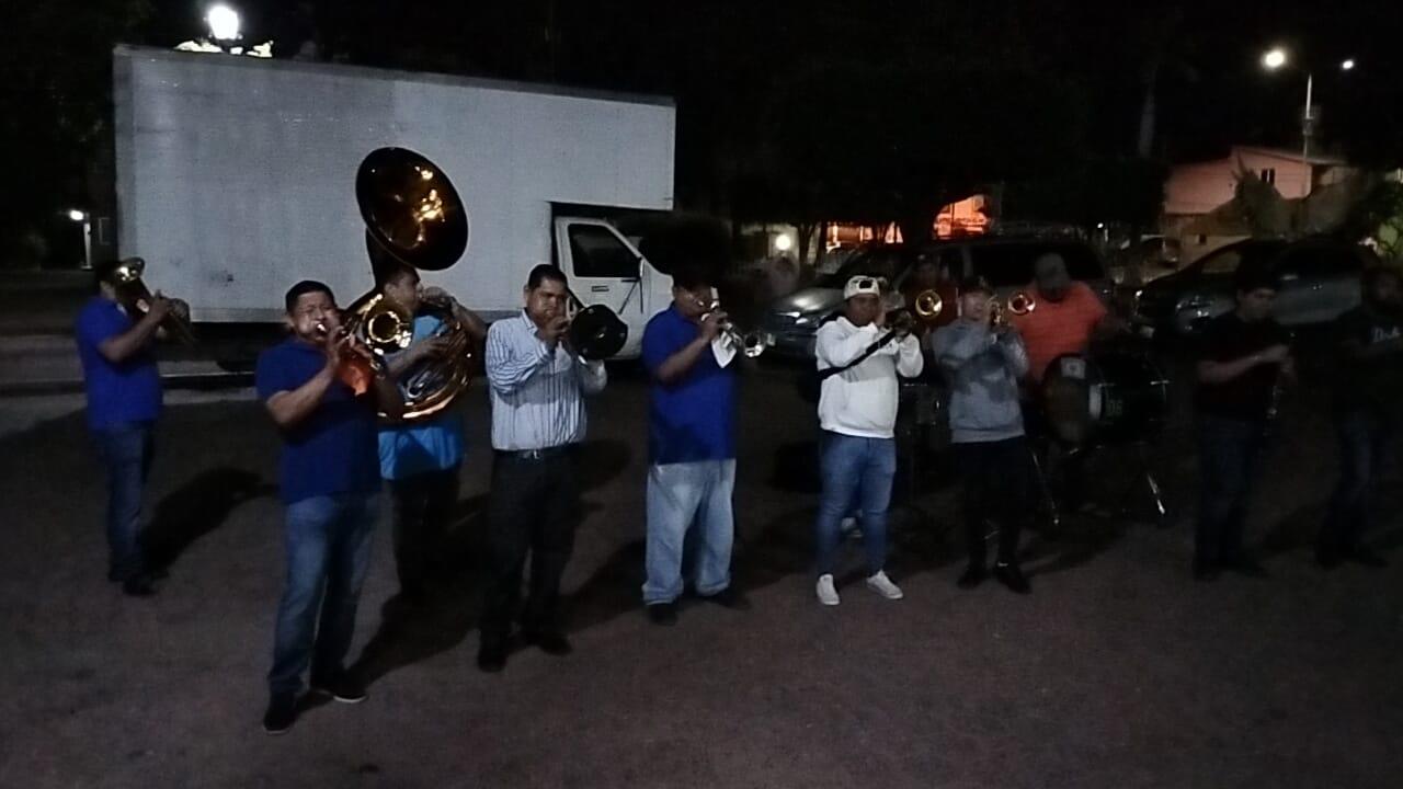 $!Banda La Patrona ofrece serenata de medianoche a Santa Cecilia en Rosario