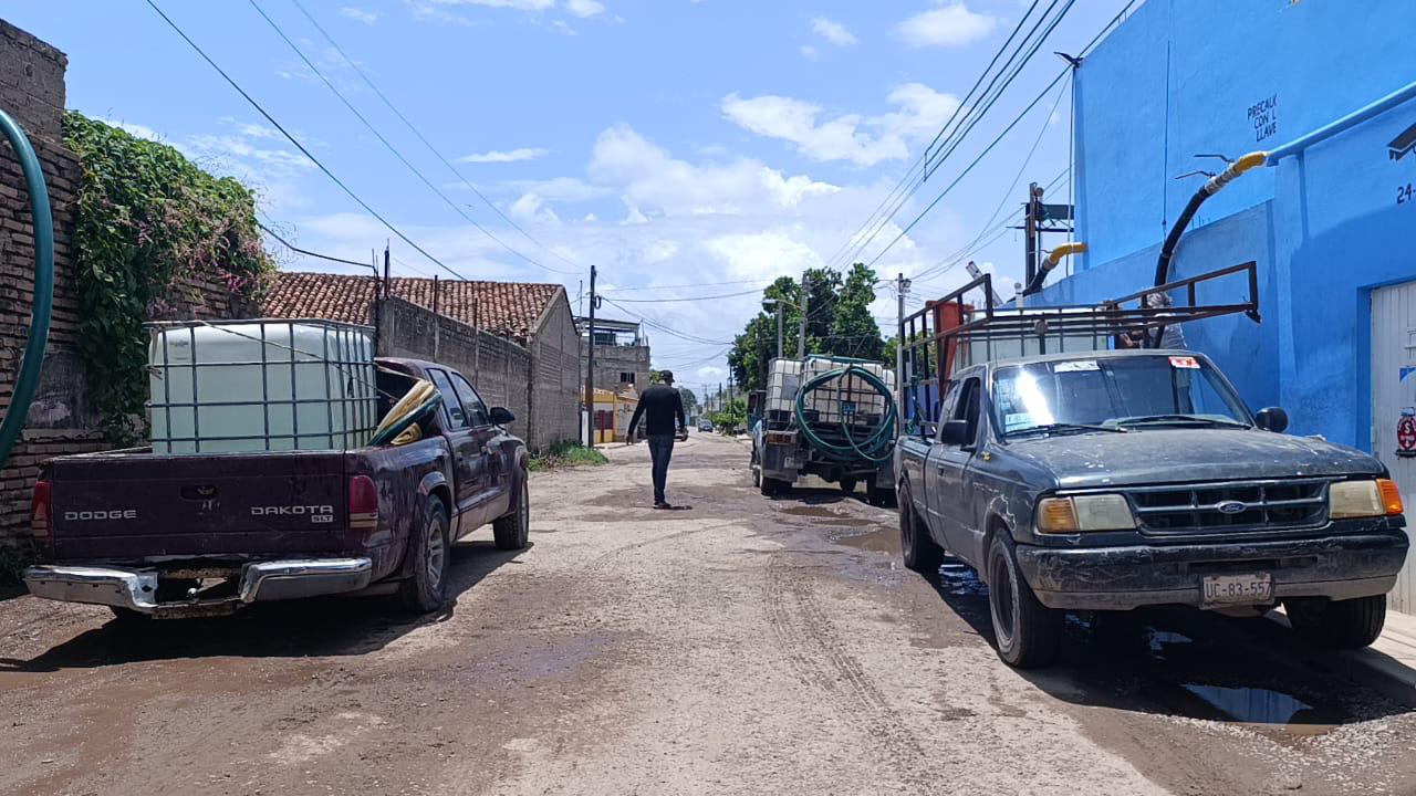 $!Les cortan la luz y Escuinapa se queda sin agua