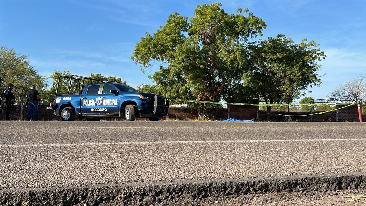 $!Localizan a hombre asesinado a balazos en la entrada al poblado Agua Salada, en Mocorito