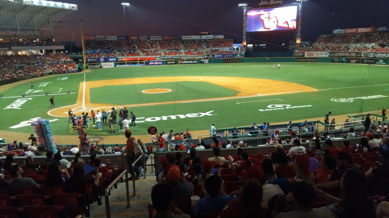 $!Viven la fiesta del beisbol en el estadio Teodoro Mariscal