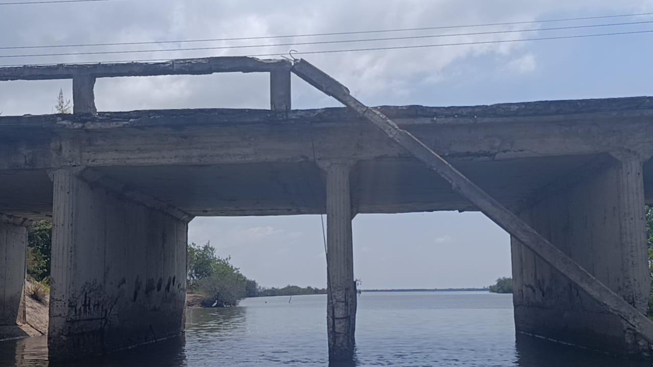 $!Puente de ‘agua dulce’ en Escuinapa está al borde de colapso, denuncian pescadores