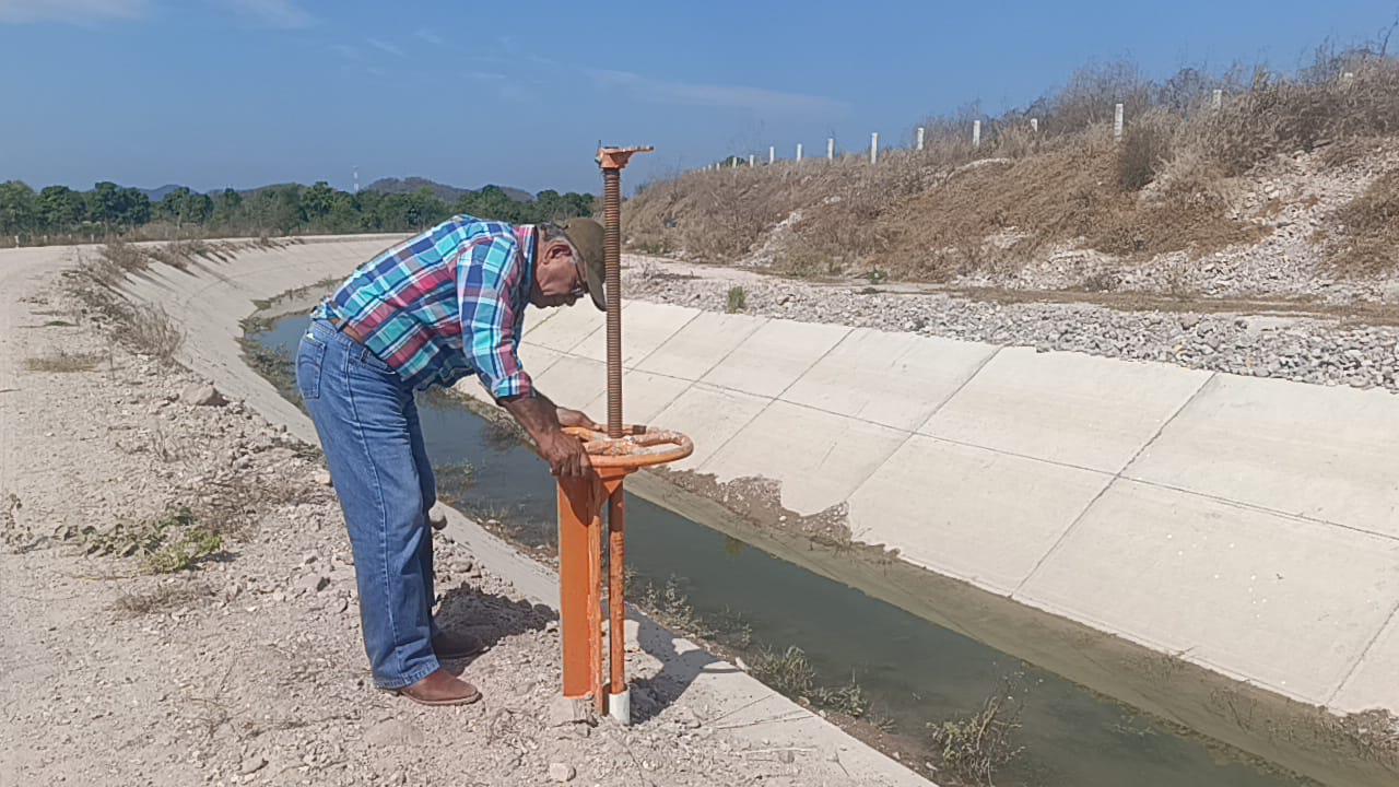 $!Vandalizan canales de riego de la presa Santa María