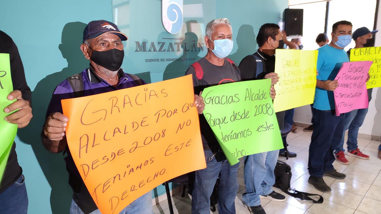 $!Sindicato del Ayuntamiento de Mazatlán pidió al Gobierno préstamo por $14 millones para terrenos para agremiados