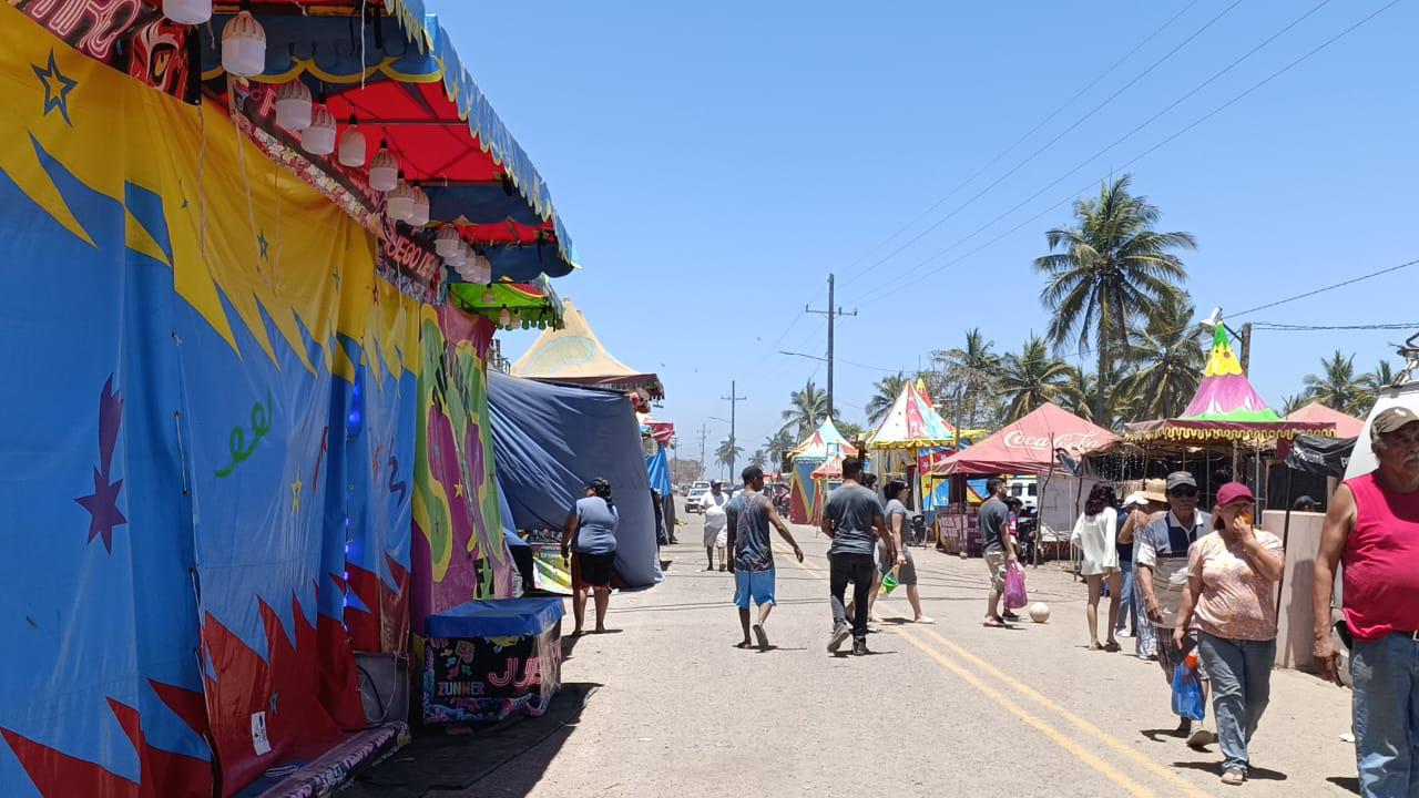 $!Familias de Escuinapa cumplen con el ritual y se mudan a las playas de Las Cabras