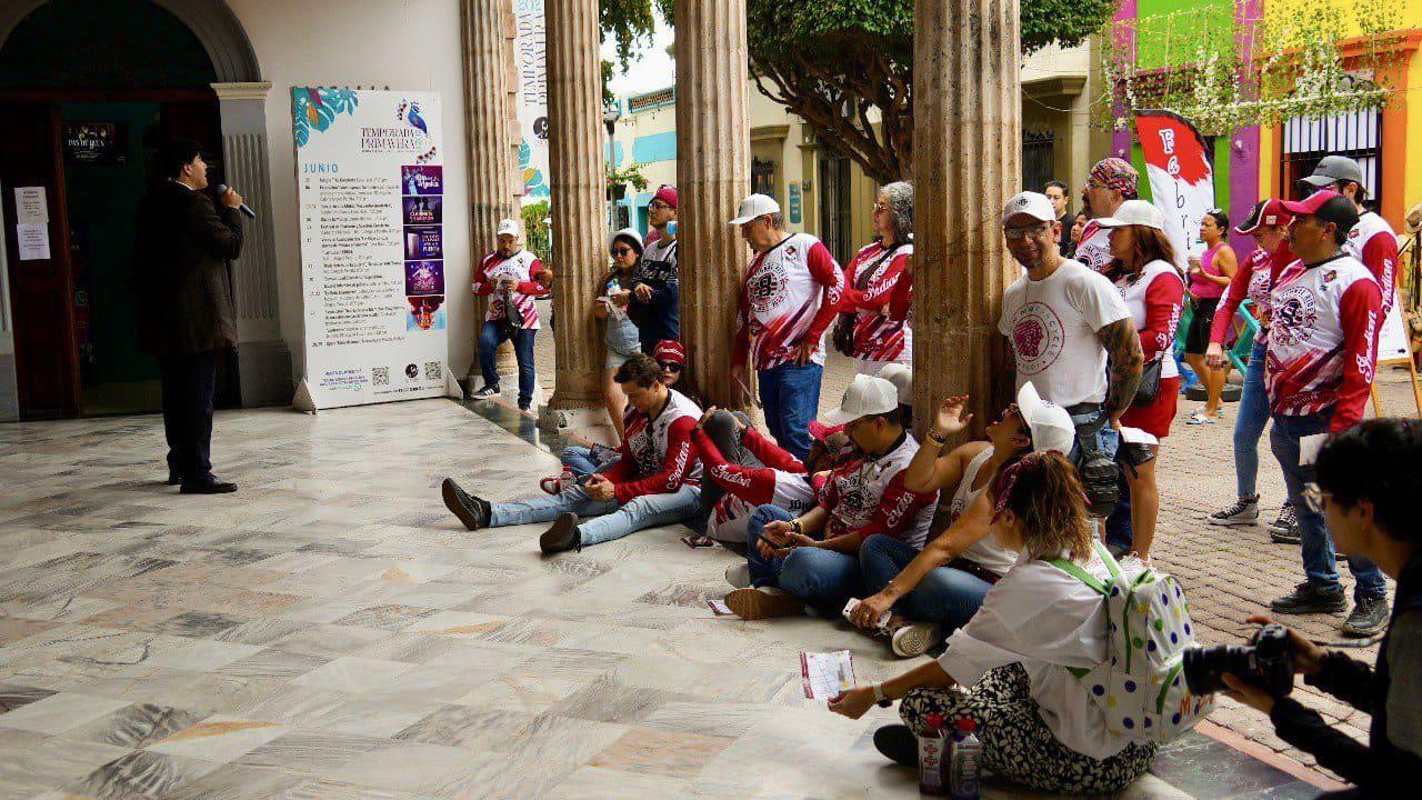 $!Sorprenden alumnos del Centro Municipal de las Artes a asistentes de Rodada de Indian Motorcycle