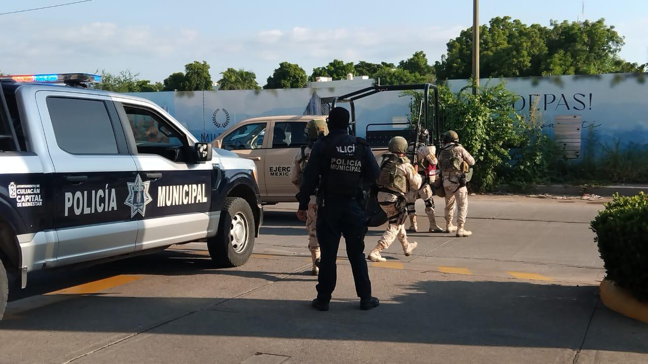 $!Balacera en sector Tres Ríos provoca evacuación en complejo departamental, en Culiacán