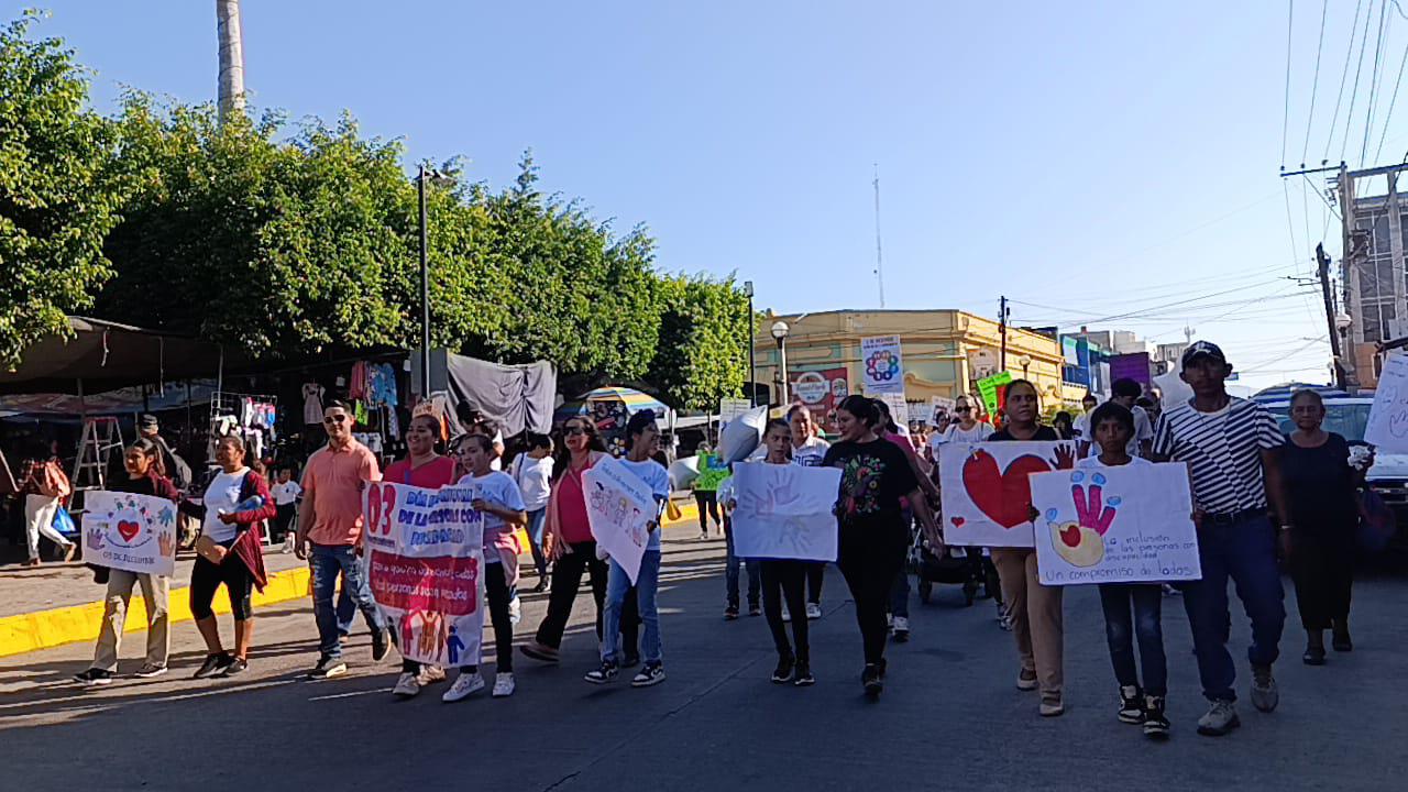 $!Desfilan en Escuinapa en el Día Internacional de las Personas con Discapacidad