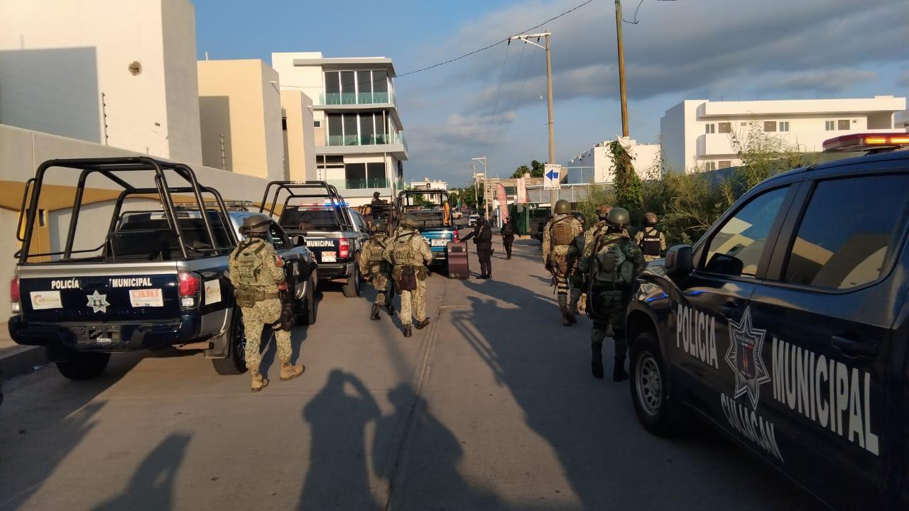 $!Balacera en sector Tres Ríos provoca evacuación en complejo departamental, en Culiacán