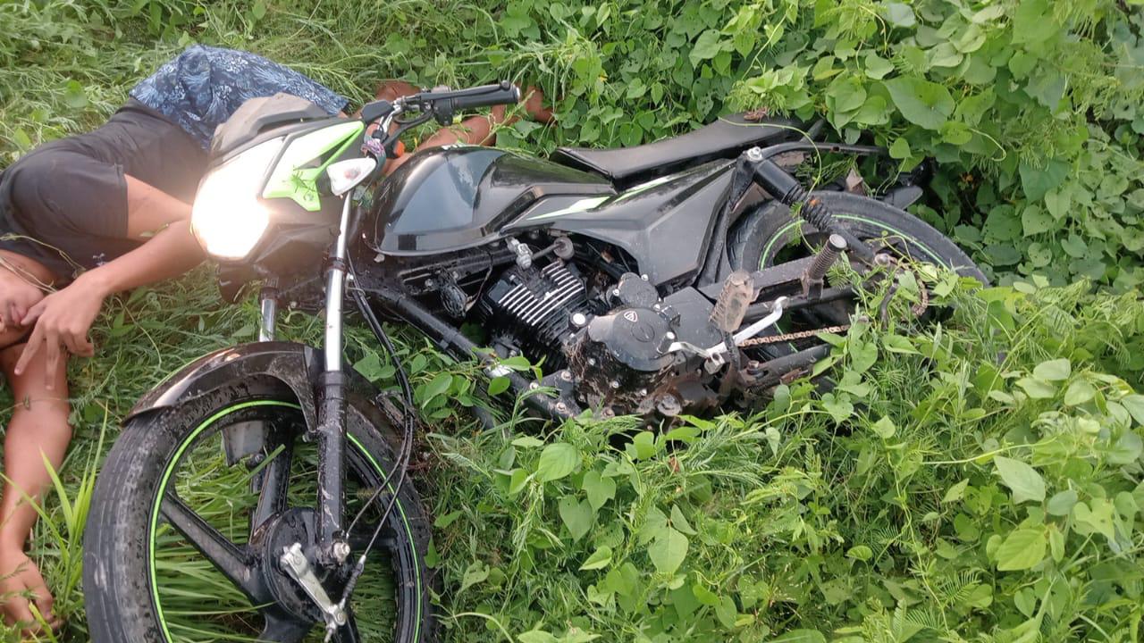 $!Choque de motos deja 3 heridos en la carretera Chilillos-Matatán