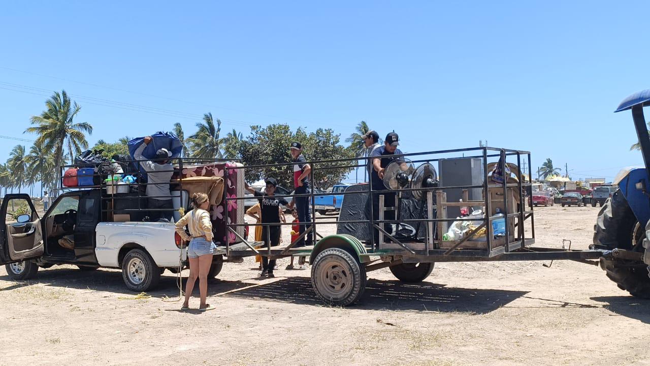 $!Familias de Escuinapa cumplen con el ritual y se mudan a las playas de Las Cabras