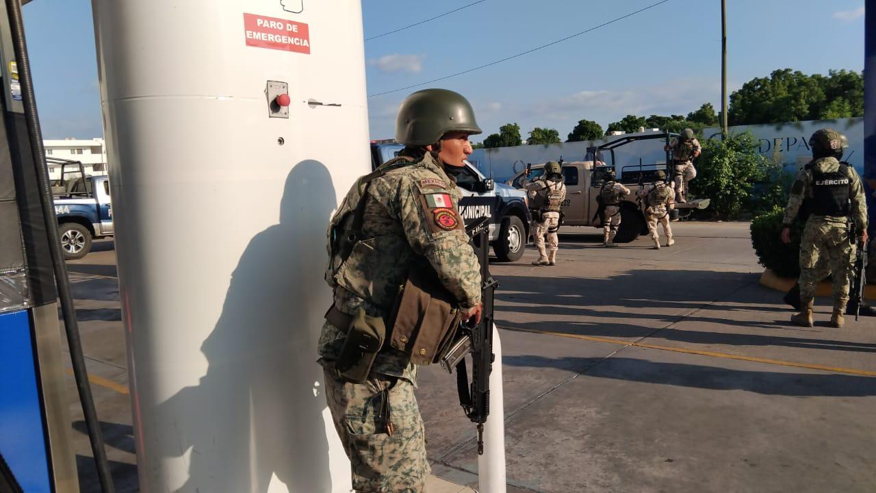 $!Balacera en sector Tres Ríos provoca evacuación en complejo departamental, en Culiacán