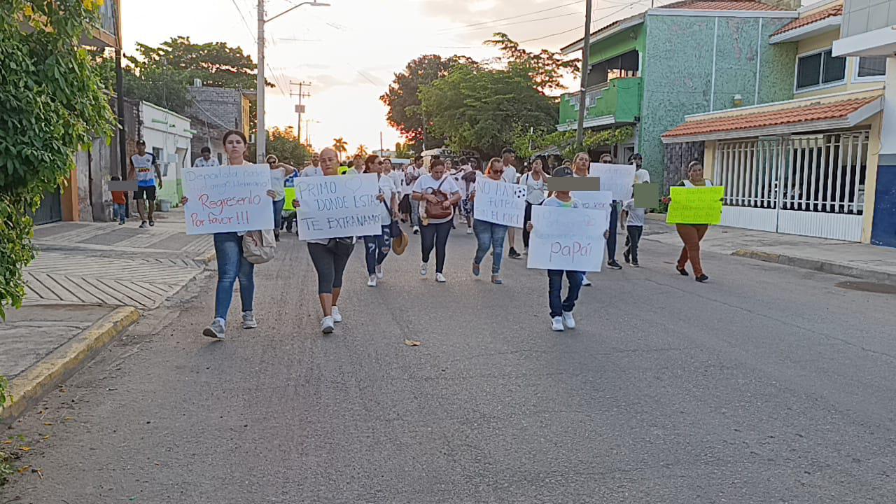 $!Marchan en Escuinapa por regreso de Kiki Cortez y Ángel Francisco