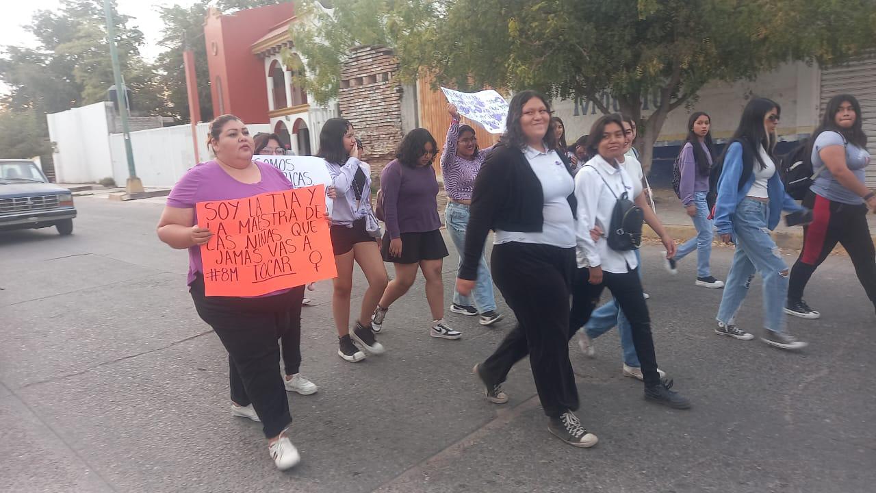 $!Hijas del Mar concientizan a mujeres en calles de Escuinapa