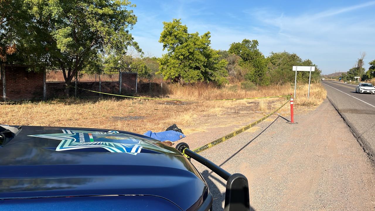 $!Localizan a hombre asesinado a balazos en la entrada al poblado Agua Salada, en Mocorito