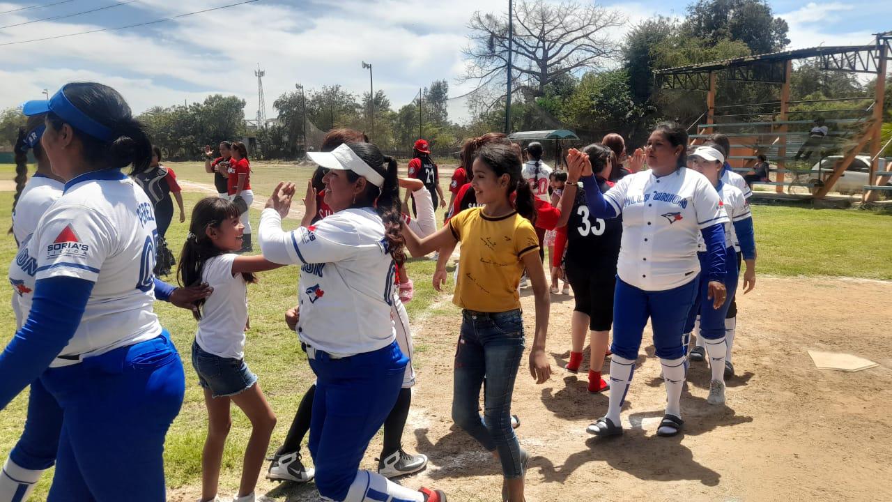 $!Potente arranque de Rojas de Villa Unión en Softbol Femenil Campesina Río Presidio