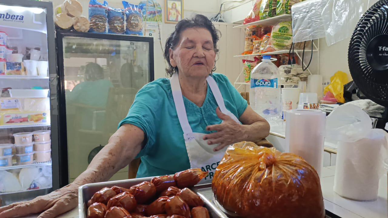 $!Doña Vicky mantiene viva la tradición en el mercado Miguel Hidalgo de Escuinapa