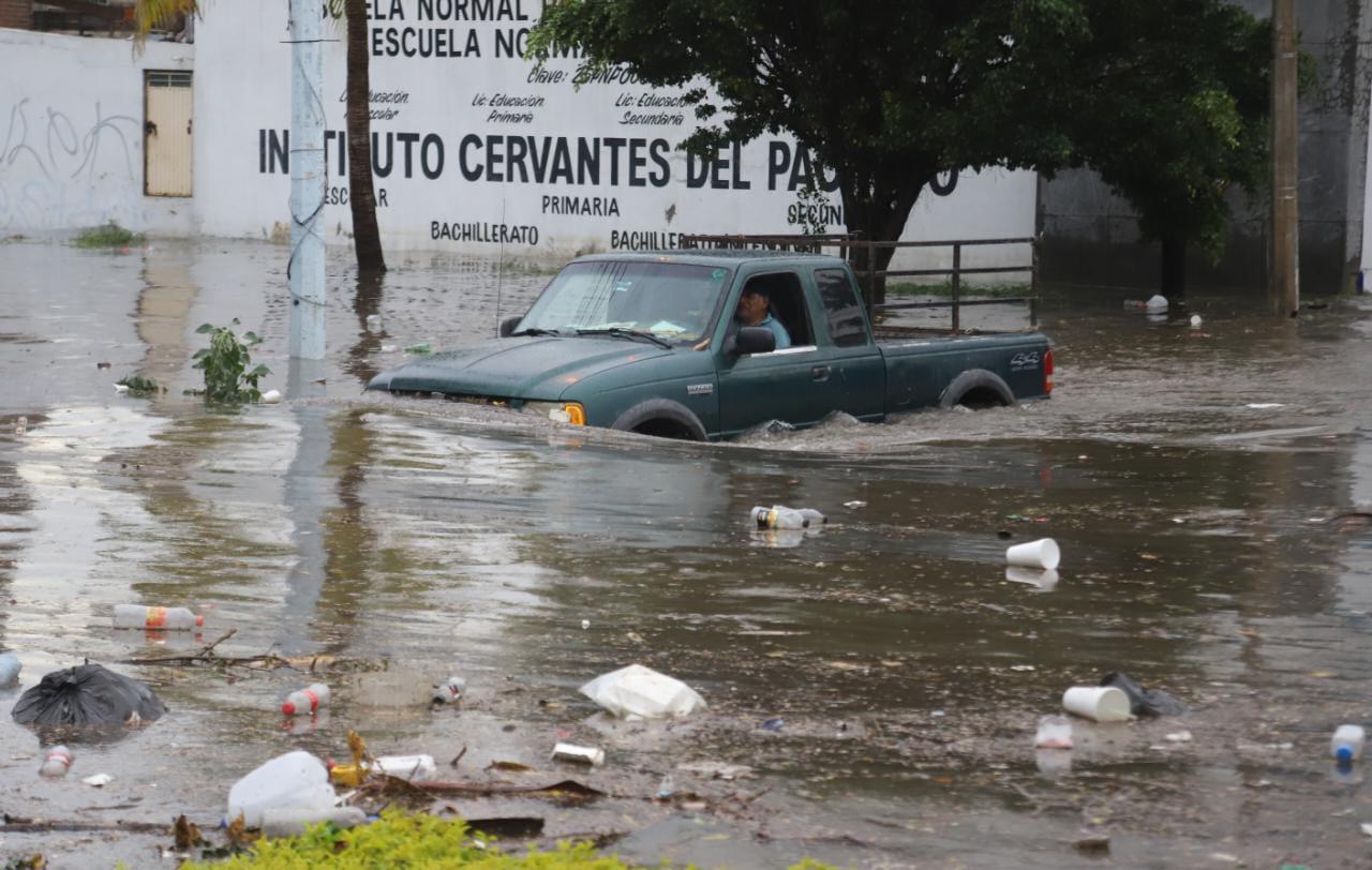 $!Provoca tormenta en Mazatlán inundaciones; autoridades recorren zonas afectadas