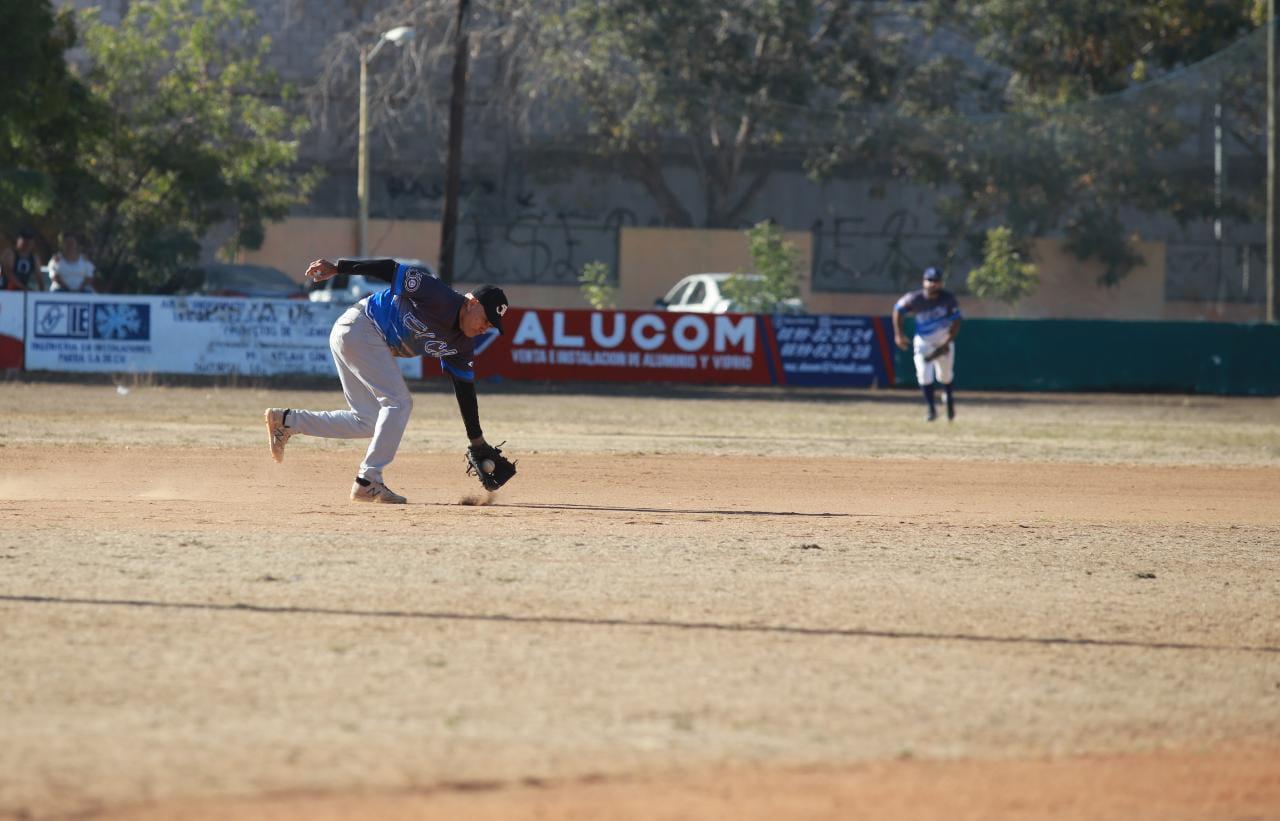 $!El Cid asegura título de playoffs en Liga de Beisbol Meseros