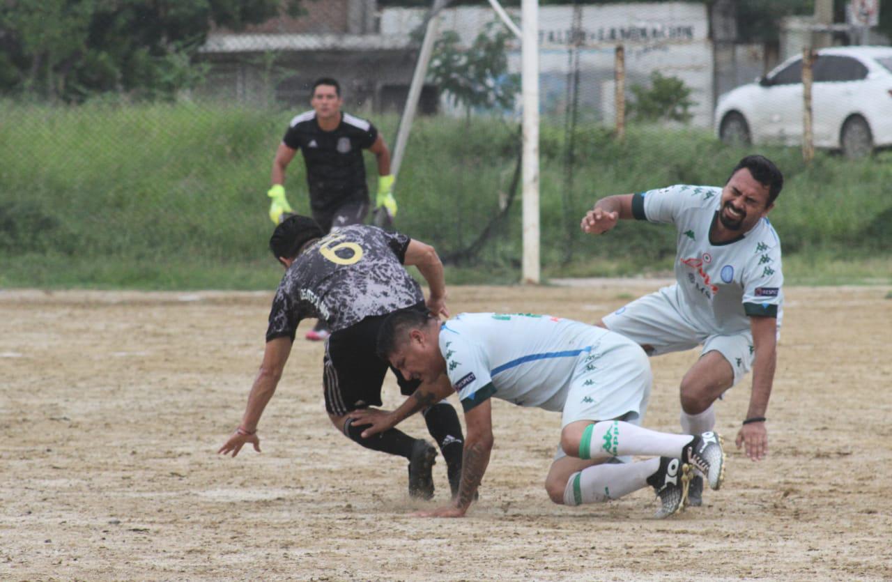 $!Halcones regresa al vuelo en el futbol de la Superveteranos