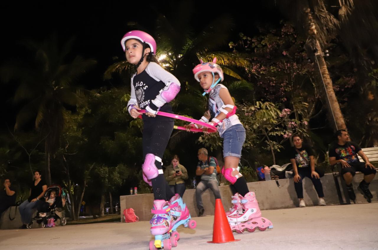 $!Niñas y niños ‘rollers’, una infancia sobre ruedas en Mazatlán