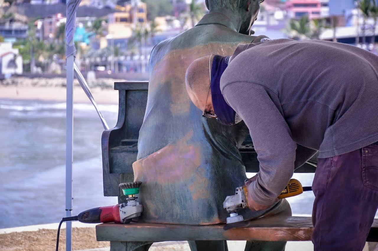 $!Restauran monumentos de Olas Altas, en Mazatlán