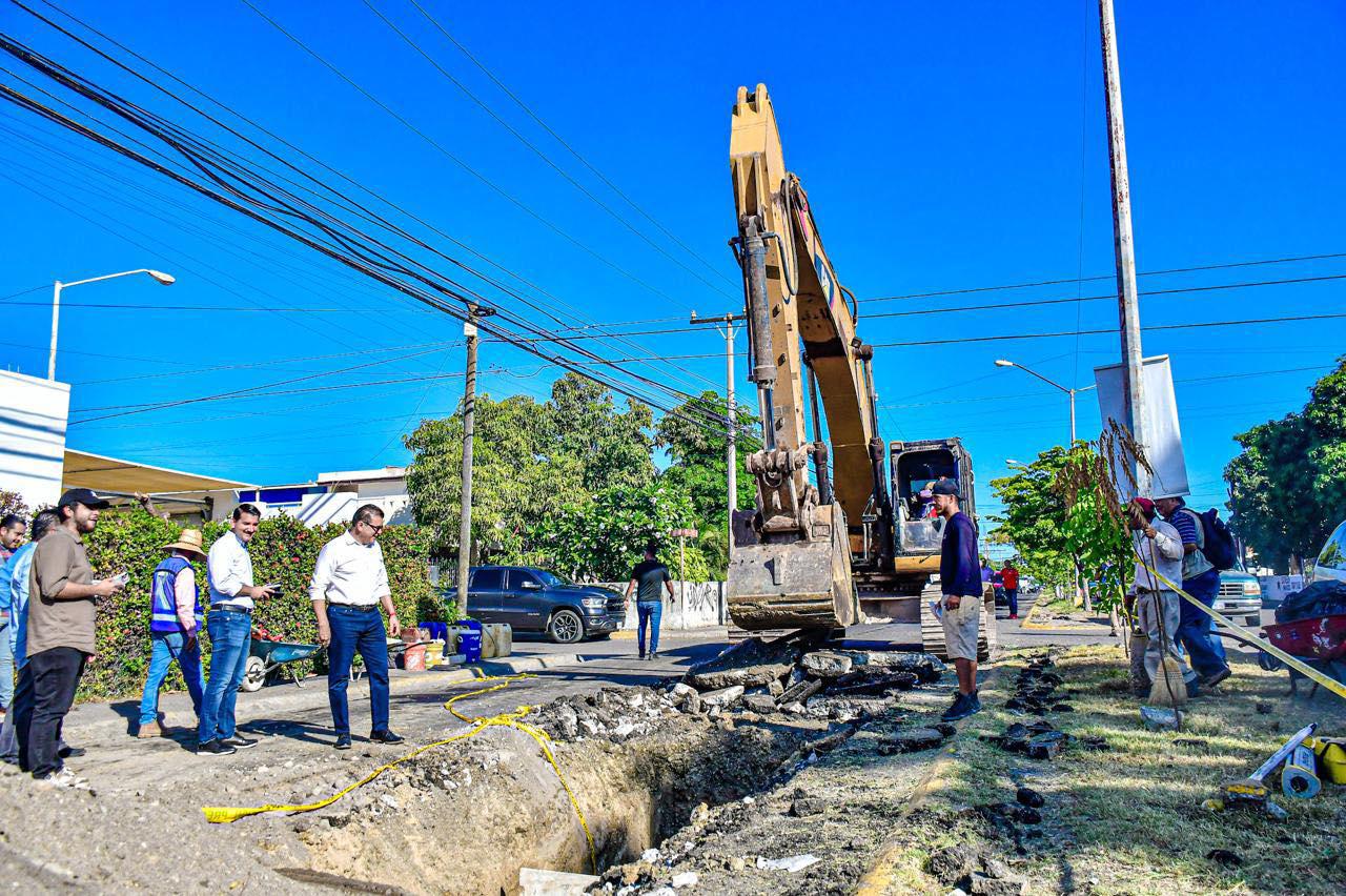 $!Avanza rehabilitación del colector y embellecimiento en la avenida Mazatlán, frente al Fovissste Playa Azul