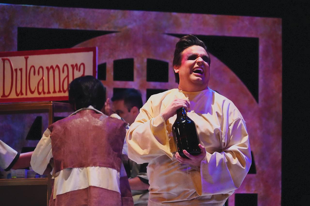 $!El tenor Carlos Alberto Velázquez interpretó a “Nemorino”.