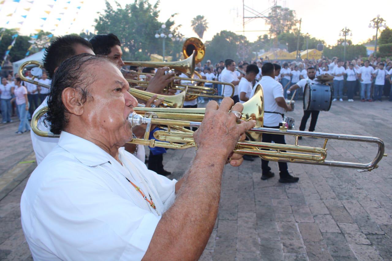 $!Se visten de blanco en la romería de Nuestra Señora del Rosario para pedir por la paz en Sinaloa