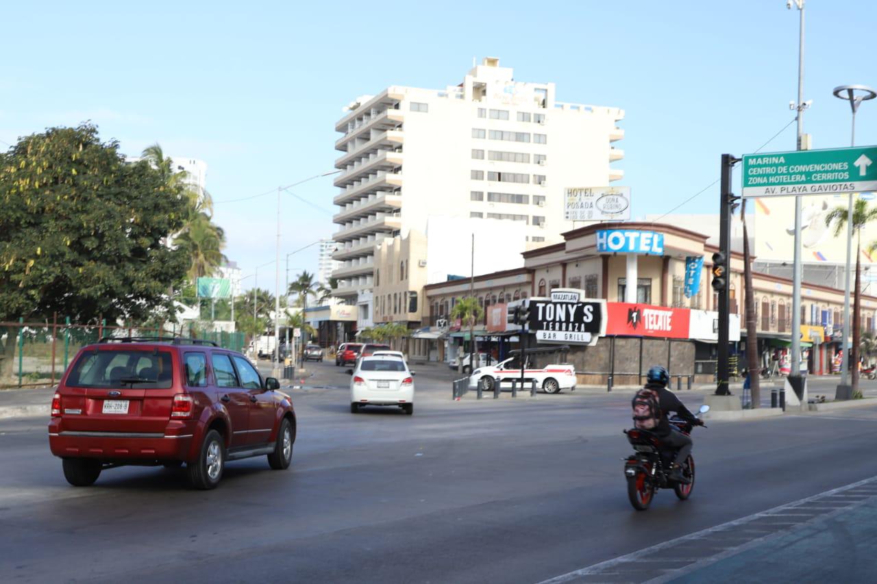 $!Avenida Playa Gaviotas vuelve a su sentido normal, pero Tránsito olvida retirar señalizaciones