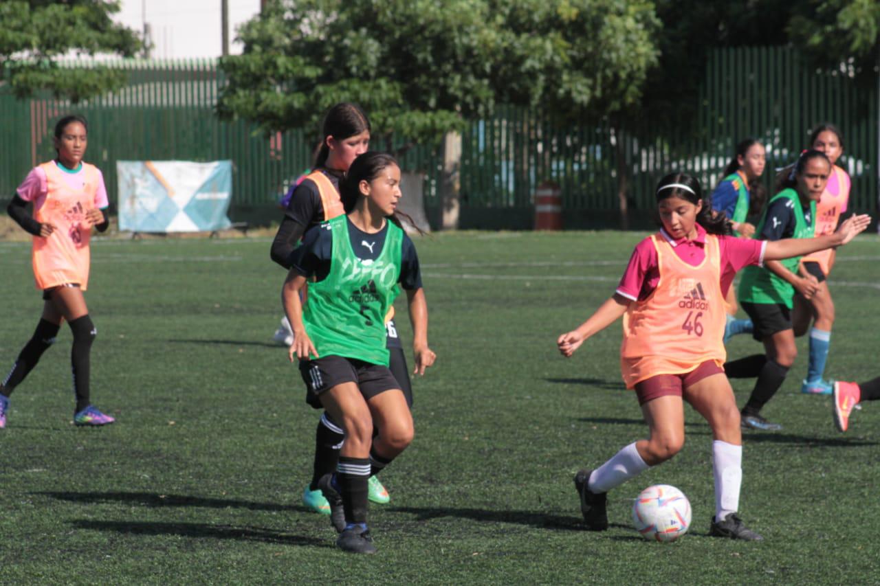 $!Gran respuesta en Mazatlán a visorías de Academia Femenil FIFA-FMF