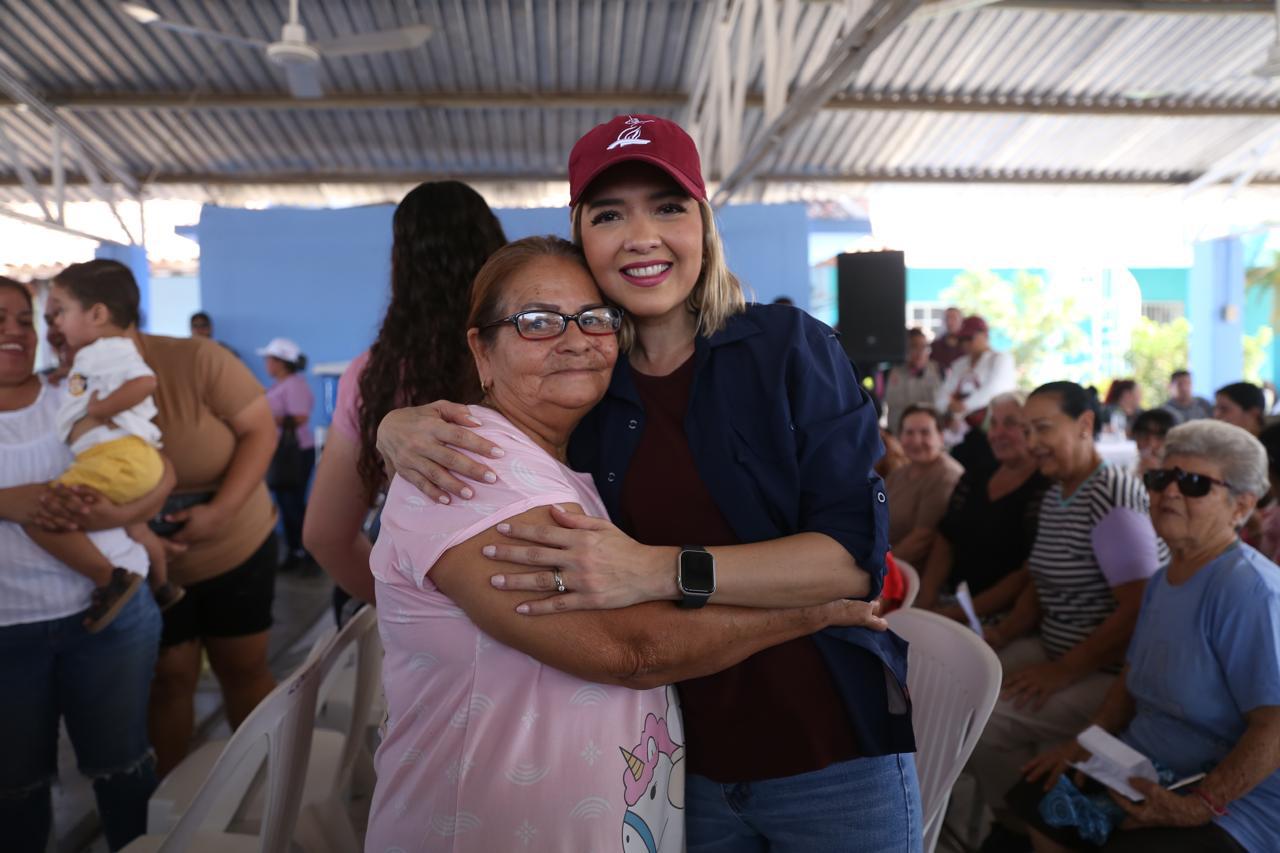 $!Presenta Estrella Palacios el programa Contigo Mazatlán, en Siqueros; ‘Seré una Presidenta de territorio, no de escritorio’, dice