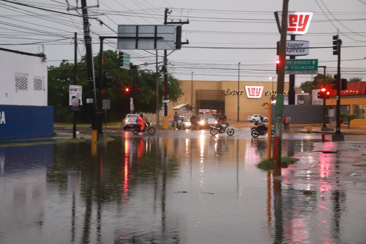 $!Azota tormenta en Mazatlán durante la madrugada