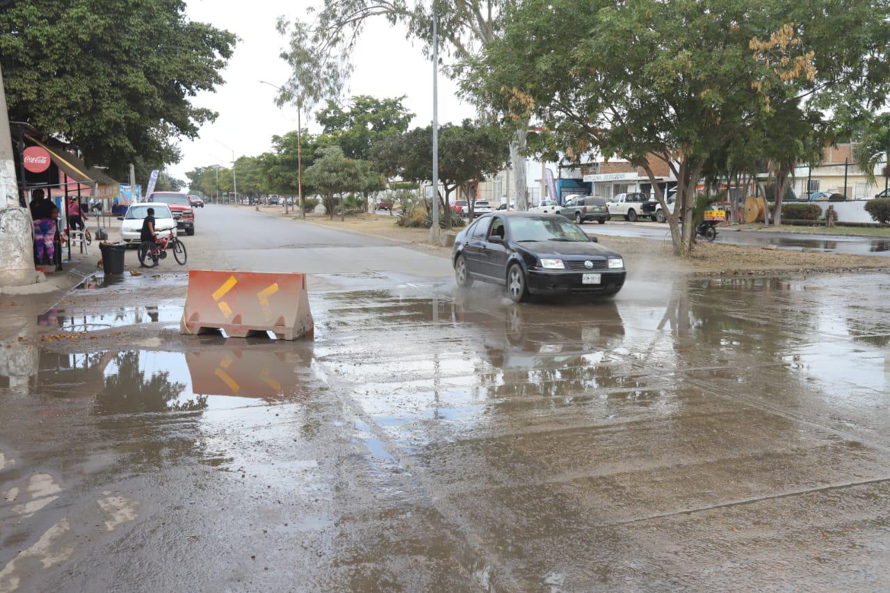 $!San Joaquín, Villa Verde y Villa Florida viven entre fugas de aguas negras