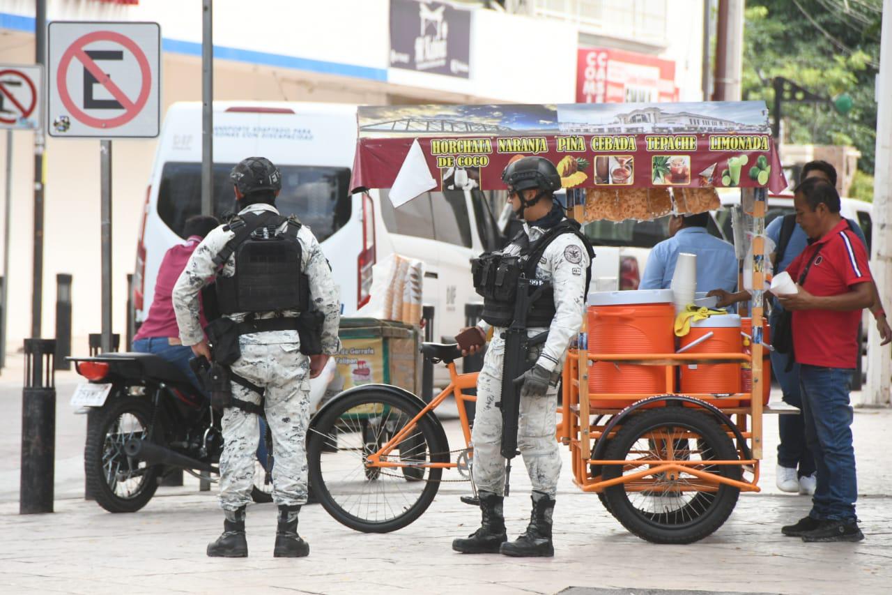 $!Patrulla y vigila la Guardia Nacional en zona Centro y escuelas en Culiacán