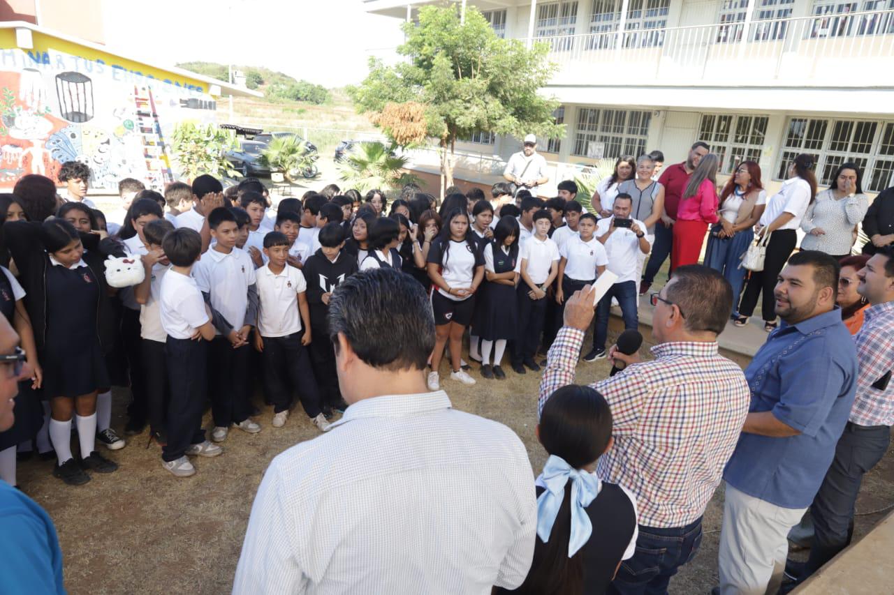 $!Entrega Alcalde de Mazatlán tres aulas nuevas a Secundaria Estatal ‘Nueva Creación’, en Santa Teresa