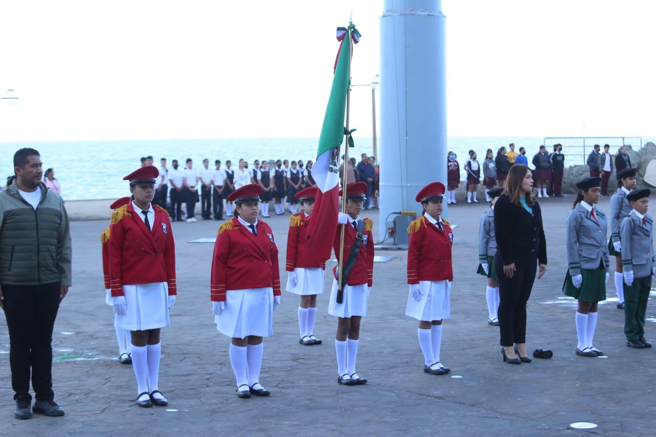 $!Celebran en Mazatlán el 83 aniversario del Día de la Bandera