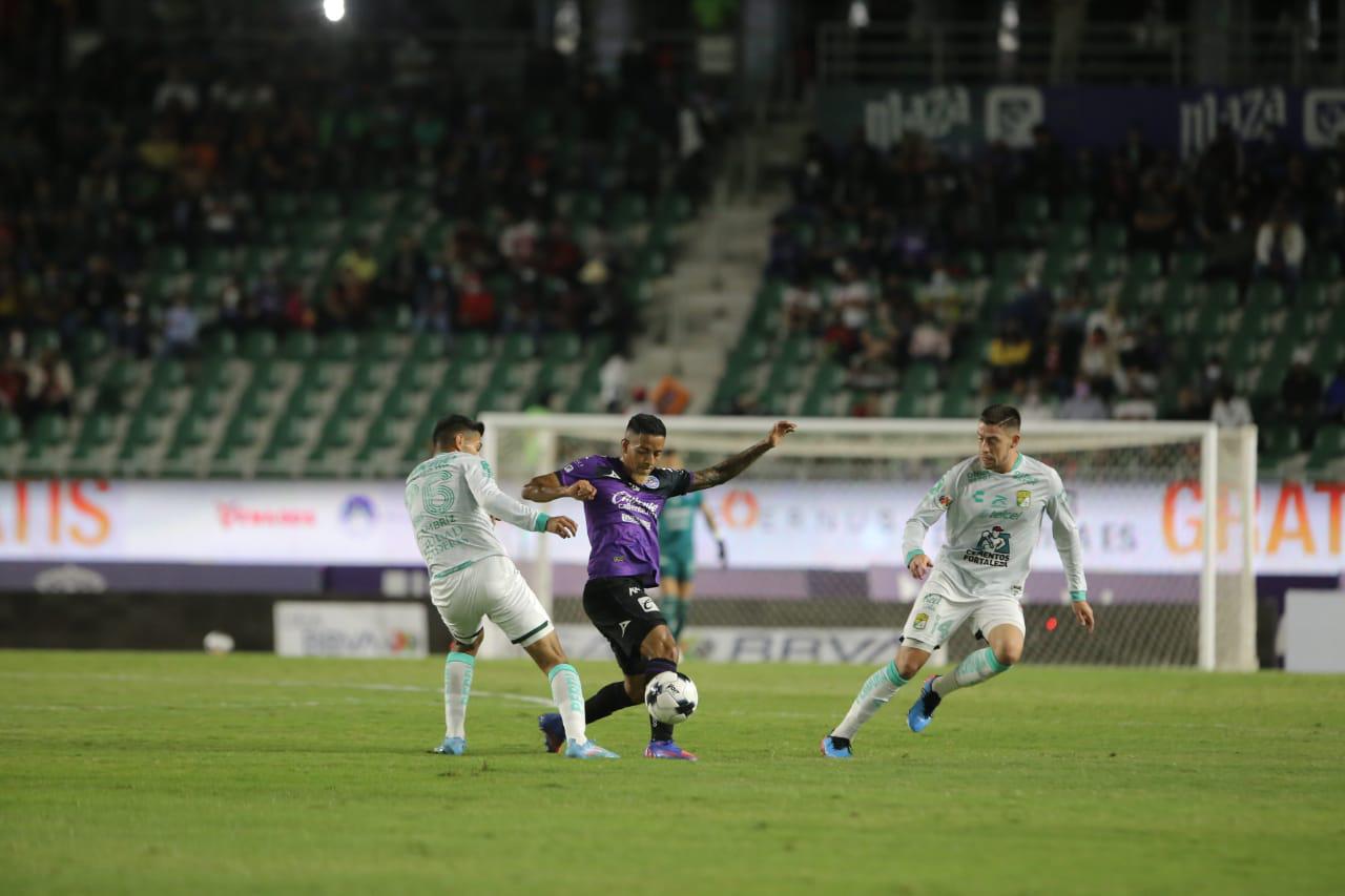 $!Desafortunado debut de Caballero ante León y Mazatlán sigue en el sótano