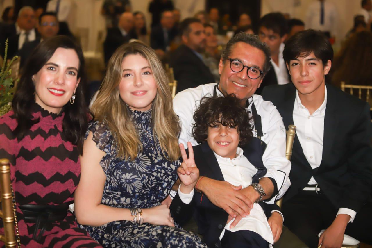 $!Reconocen a Ignacio Osuna y Olivia Vidaurri en ‘Amores y Sabores 2023’