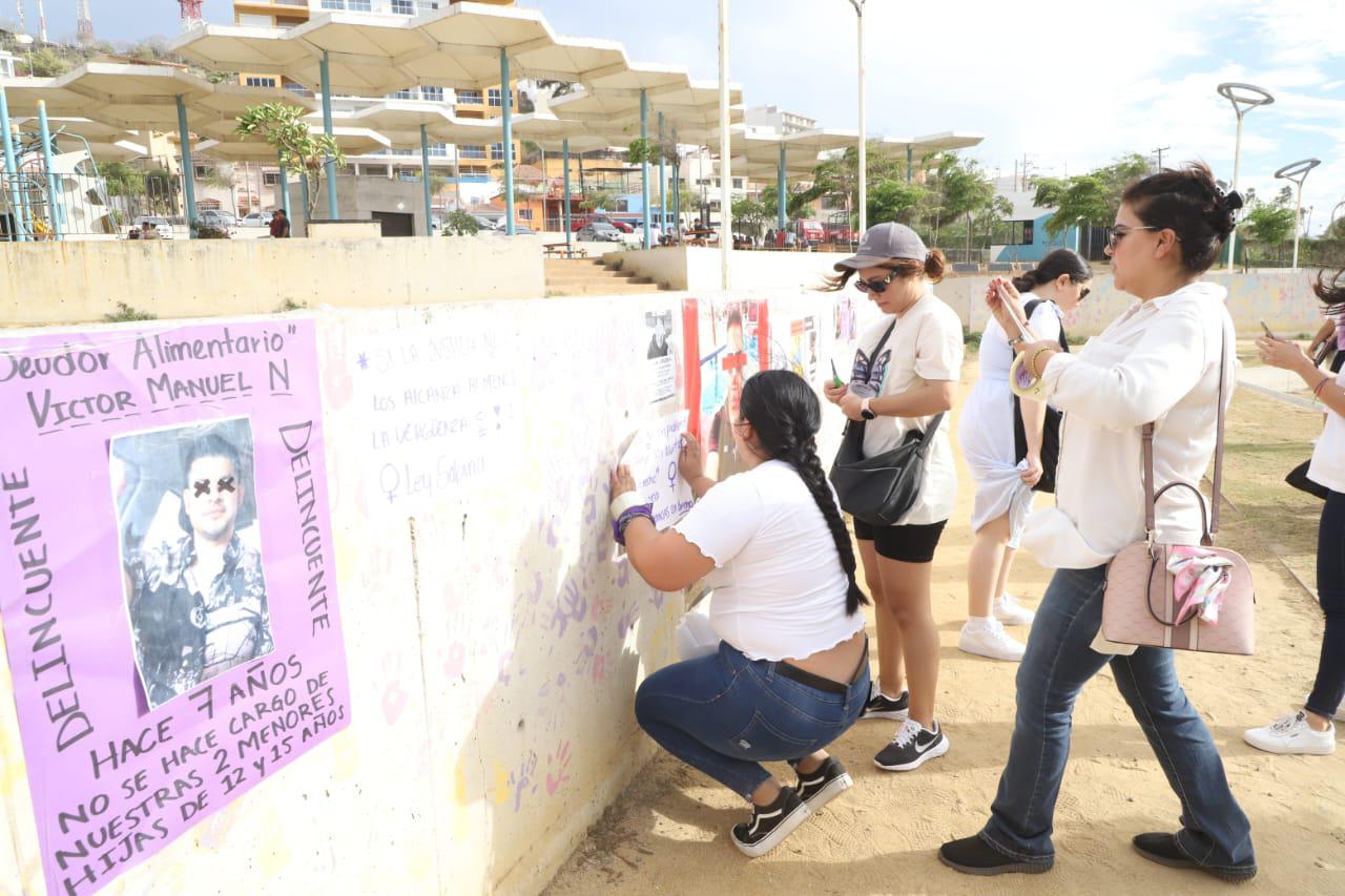 $!Exhiben a deudores alimentarios en ‘tendedero’ en Mazatlán