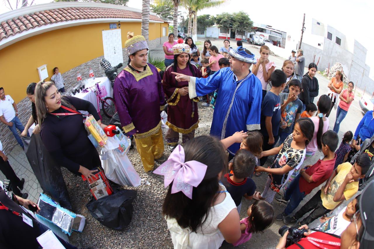 $!¡Gracias! Cumplen los Reyes Magos de Noroeste una vez más con niñas y niños de Mazatlán